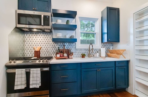 Downtown Cottage | Gabriel Cottage - New, Luxury, Design, Solitude.
