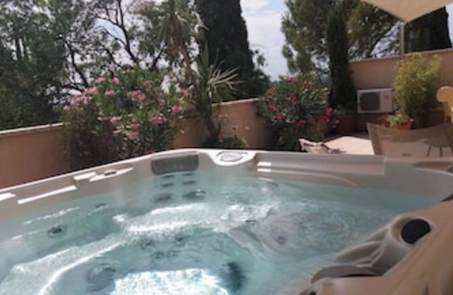 Chateauneuf-du-Pape Cottage | Gabriel wine tourism gîte