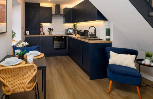 Plasnewydd Apartment | Gad Suite by Koya Homes