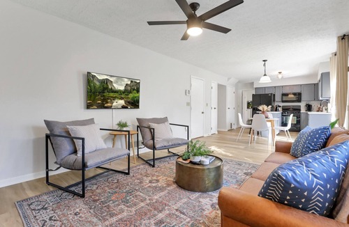 Columbus House | Gahanna Dreaming - 5Br 2 Ba INTEL