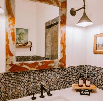 Wimberley Hotel | Gaines Ranch on the Square Cutters Quarters