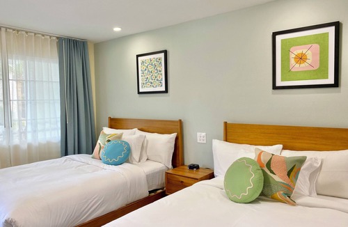 University Heights Hotel | Gainesville Lodge