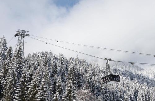 Falera Hostel | GALAAXY Mountain Hostel-Nur mit der Gondelbahn Erreichbar