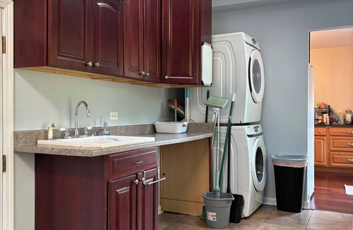 Aurora House | Galactic Oasis Theme Home, Marvelous 5-bedroom house with AC in Aurora, TV’s