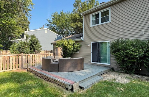 Aurora House | Galactic Oasis Theme Home, Marvelous 5-bedroom house with AC in Aurora, TV’s