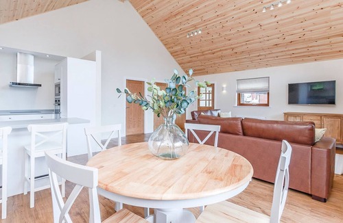 Glenisla Cabin | Galbraith Premier Spa, Dundee