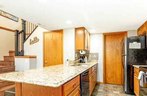 The Galena Territory House | Galena Retreat | 3 Ensuite BR | Hot Tub, Fire Pit, Dog Friendly | Amenity Access