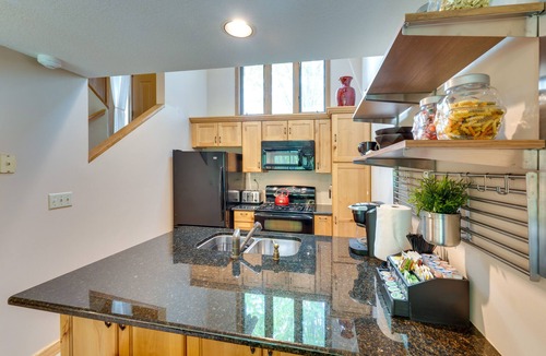 The Galena Territory House | Galena Retreat: Shopping, Owners Club & Skiing!