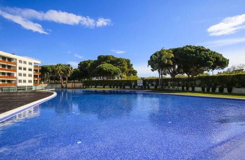 Cambrils Ski Chalet | GALERA 2 Only Families House