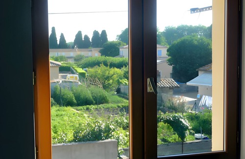 Colombiers Apartment | "Galet" room with shared terrace, Wi-Fi, and air conditioning