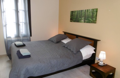 Castera-Bouzet Bed & Breakfast | Galets de Garonne Room with Shared Pool