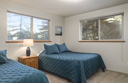 Galice Cabin | Galice Lodge House on the scenic Rogue River