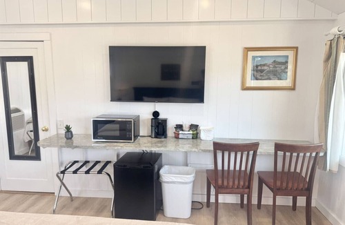 Hulls Cove Bed & Breakfast | Gallagher`s Travels Room 4 One King/One Double bed