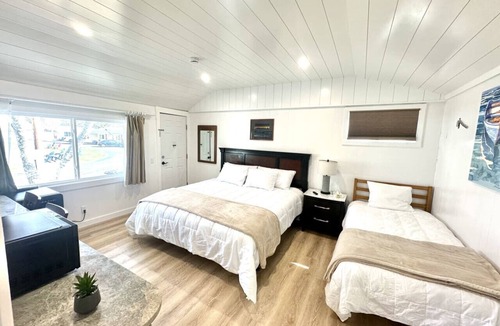 Hulls Cove Bed & Breakfast | Gallagher`s Travels Room 4 One King/One Double bed