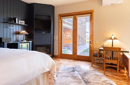 Bozeman Cabin | Gallatin River Lodge