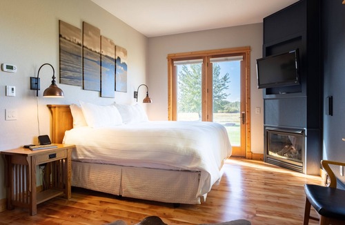 Bozeman Cabin | Gallatin River Lodge