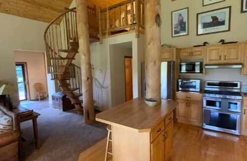 Big Sky House | Gallatin Riverhouse Getaway