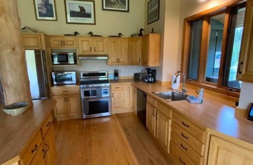 Big Sky House | Gallatin Riverhouse Getaway