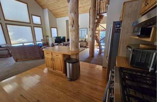 Big Sky House | Gallatin Riverhouse Getaway