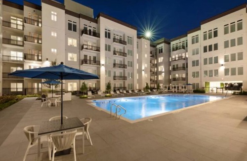 The Galleria Apartment | Galleria Furnished 2-Bed, 2-Bath Apt in Houston