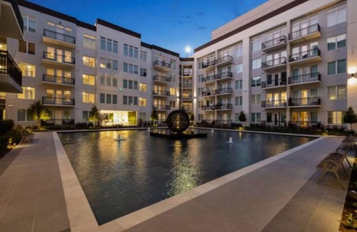 The Galleria Apartment | Galleria Furnished 2-Bed, 2-Bath Apt in Houston