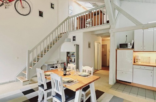 Curau Apartment | Gallery flat on a historic estate
