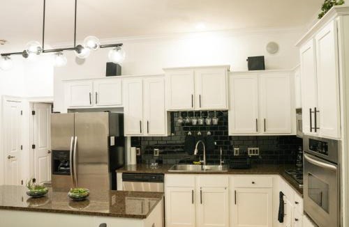 Fayetteville Apartment | Gallery Guest