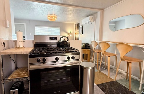 Barelas House | Gallery House, Suite C