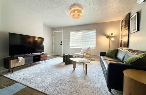 Barelas House | Gallery House, Suite C