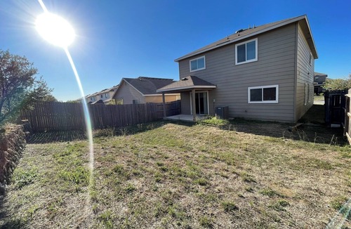 Wetmore House | Gallery Wells Escape: 6 Beds, 3 Baths, Pool Table & 1 Bed Downstairs