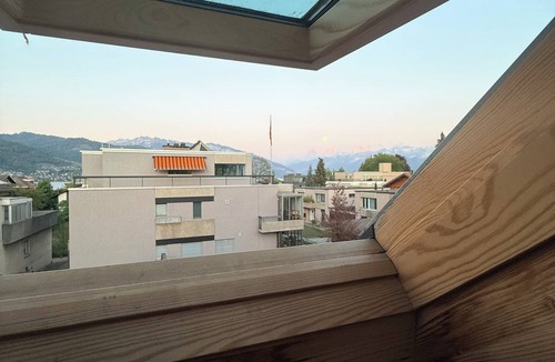 Gwatt Apartment | GalleryLoft Wintertime Lake Thun&Mountainview