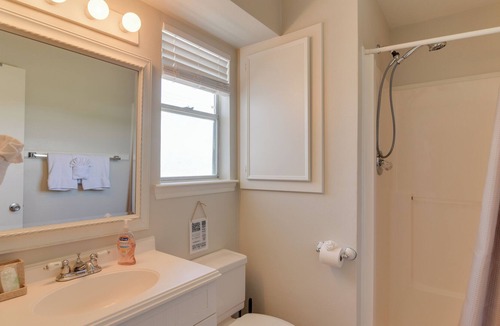 Galveston House | Galveston Townhome w/Balconies: Walk to Beach!