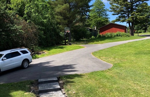 Broadalbin House | Galway Lake Getaway 3 Bedrooms, 2.5 Bath Sleeps 6. Impeccably maintained,