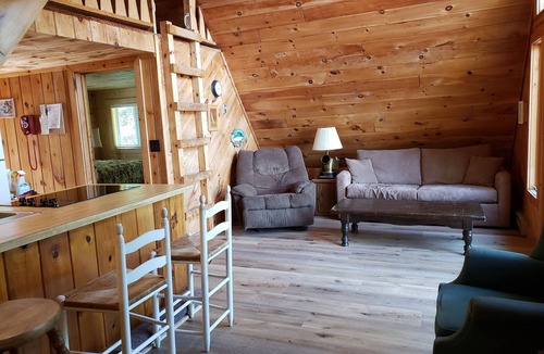 Hagaman Cottage | Galway Lakefront Retreat