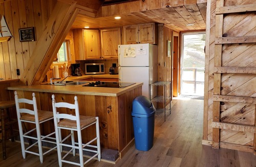 Hagaman Cottage | Galway Lakefront Retreat