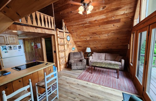 Hagaman Cottage | Galway Lakefront Retreat