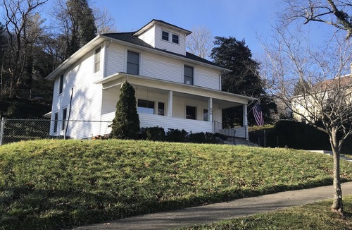 Fourmile House | Gambrel House