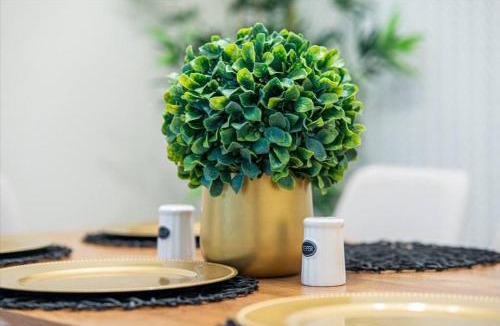 Broadview Park House | Game & Chill Manor - Arcade - Pool - Pool table