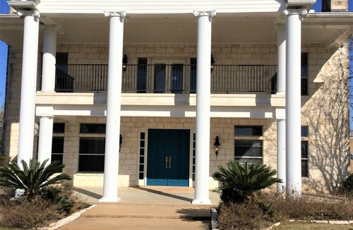 Wellborn House | Game Day/Family Gathering/Wedding venue with Pool. Largest in College Station.