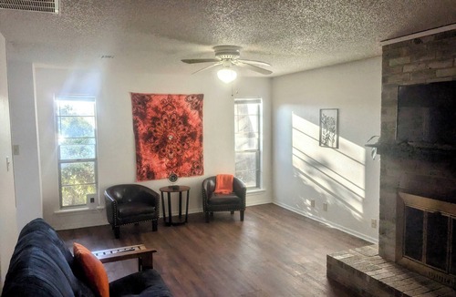 Stillwater House | Game Day Getaway 1 | Walk to OSU | Prime Location