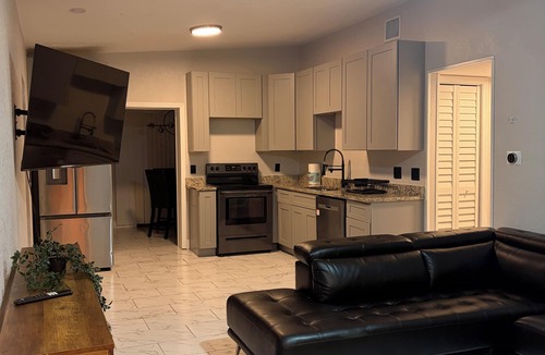 Southwest Orlando House | Game Day Getaway-Downtown Orlando