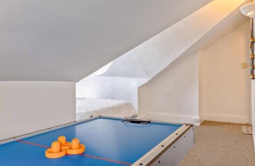 Pittsburgh House | Game Day Getaway - Mt. Washington
