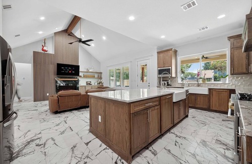 Central Arlington House | Game Day Getaway