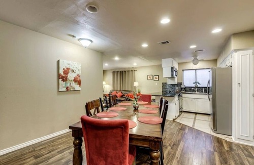 Arlington House | "Game Day Getaway" - Walk to Stadiums! Hot Tub! Shuffleboard!
