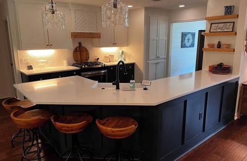 College Station House | Game Day Home for the entire Family, 4 Bedrooms, 3 Baths, 8 Beds, 12 Guests