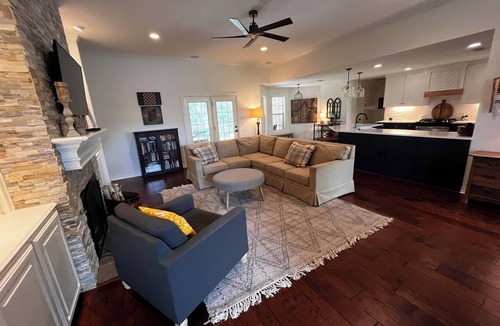 College Station House | Game Day Home for the entire Family, 4 Bedrooms, 3 Baths, 8 Beds, 12 Guests