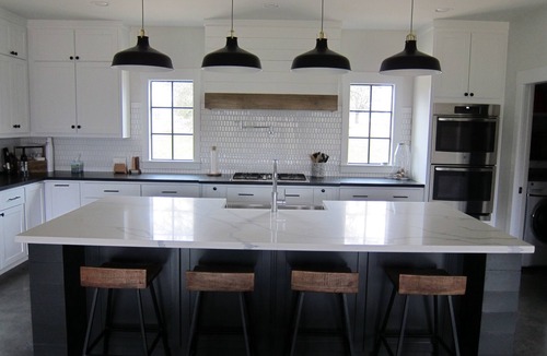 College Station House | Game Day/Large Group Rental on Beautiful 30 acre Property. 7.5 Miles from TAMU