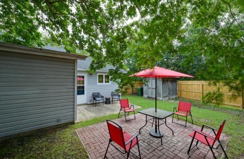 Greenville House | Game Day Ready: Greenville Stay w/Patio Dining