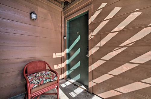 College Station Apartment | Game Day Retreat: Pool Access, 2 Mi to Texas A & M