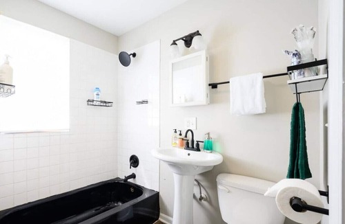 North Lawndale Apartment | Game House + Patio and Parking